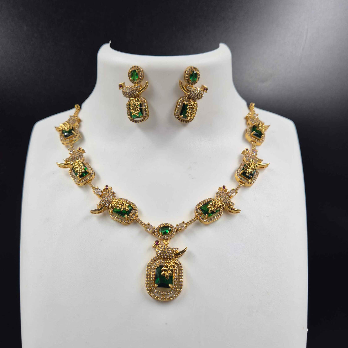 Antique Gold Green Stone Necklace Set with Peacock Motifs & Pendant