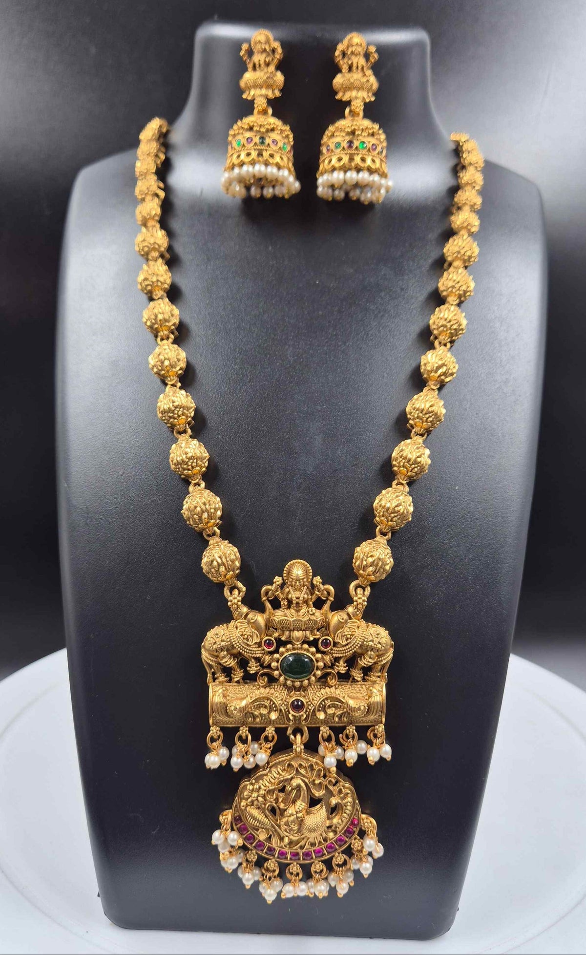Gaja Lakshmi with Peacock Kemp Haram