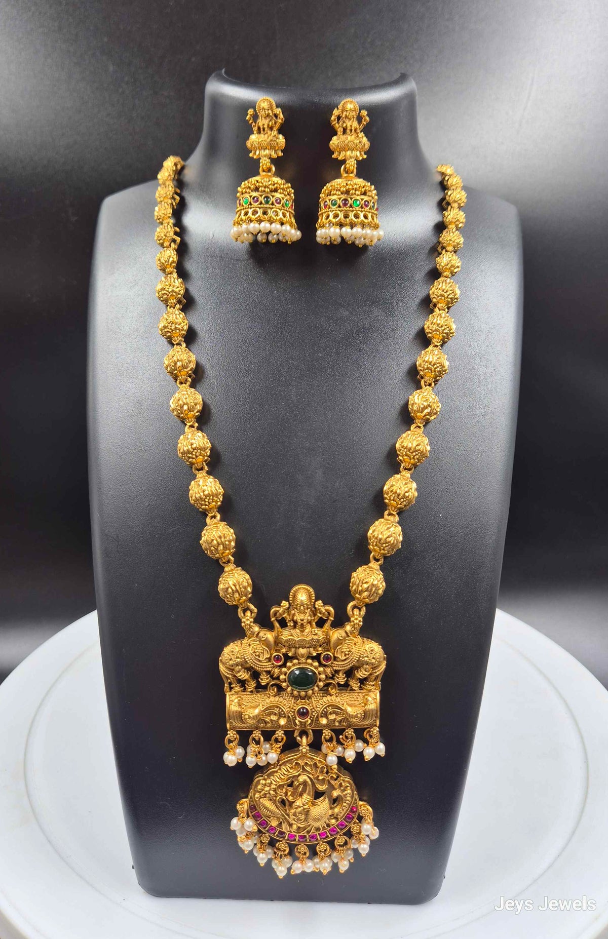 Gaja Lakshmi with Peacock Kemp Haram