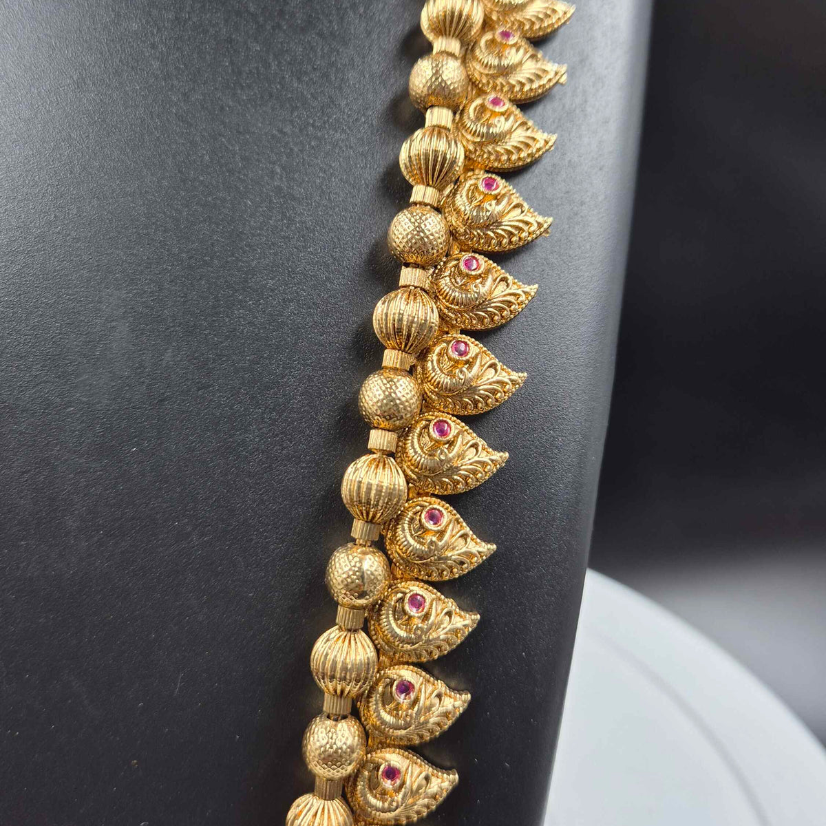 Long haram with ball chain and mango motif