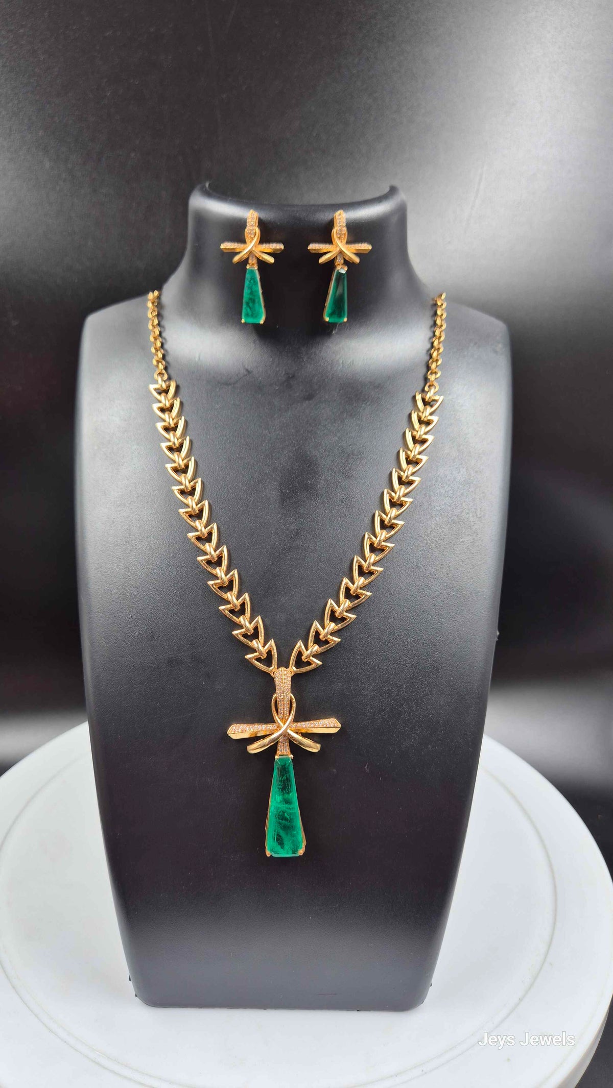 Designer Green Emerald Drop Necklace & Earrings Set
