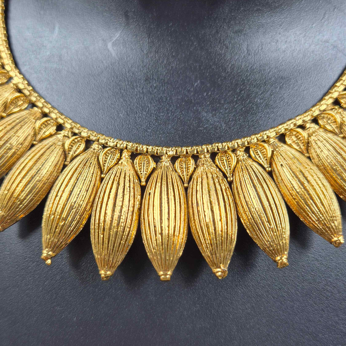 Mulla Mottu Gold Necklace with Matching Earrings