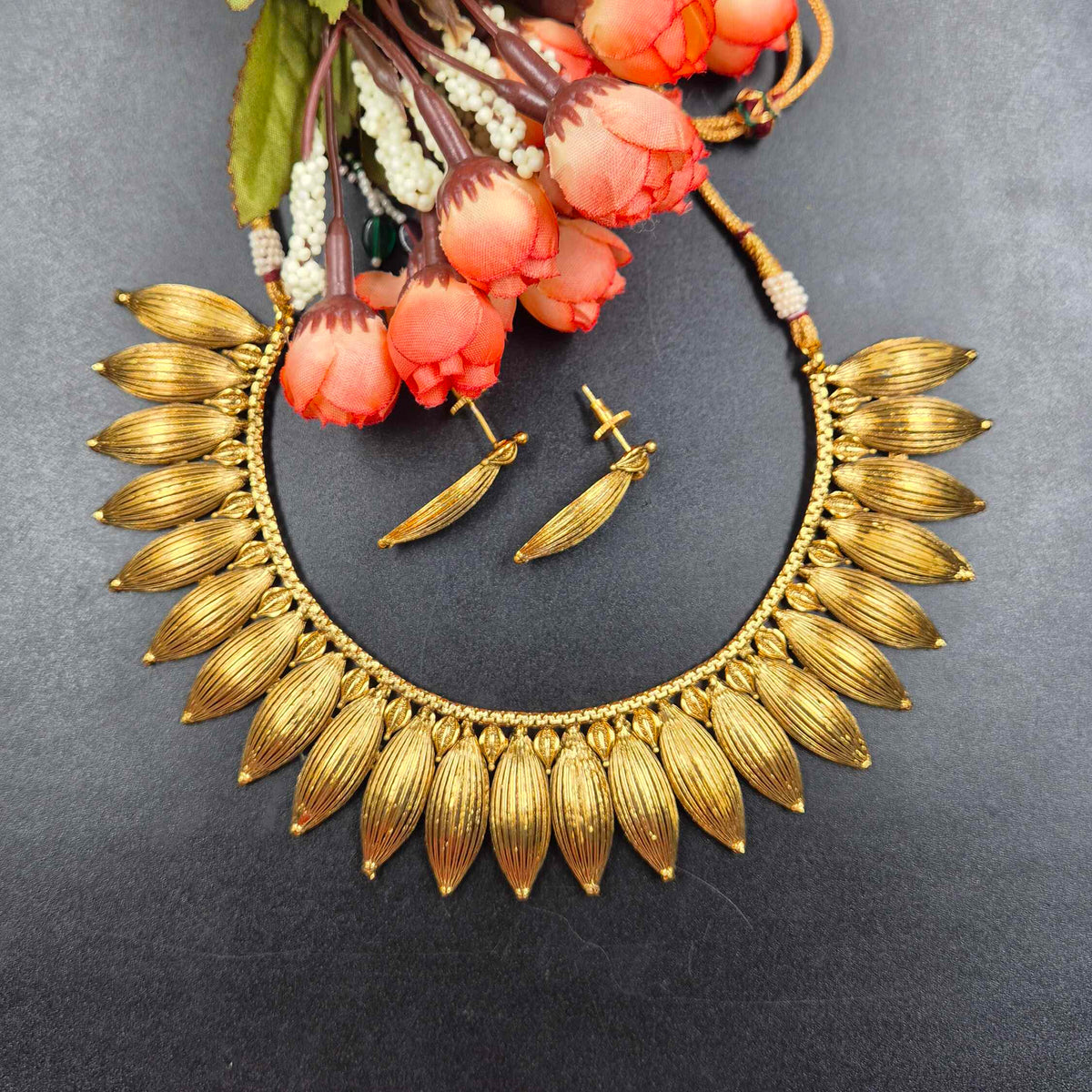 Mulla Mottu Gold Necklace with Matching Earrings