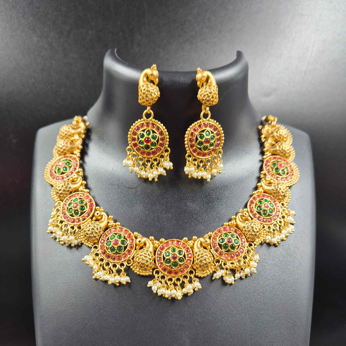 Peacock Kemp Stone Necklace Set with Pearl Drops