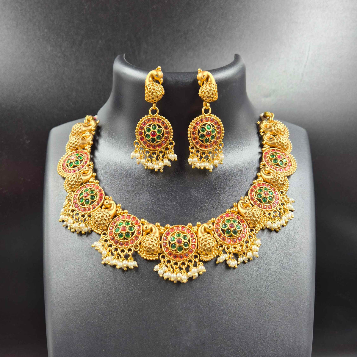 Peacock Kemp Stone Necklace Set with Pearl Drops