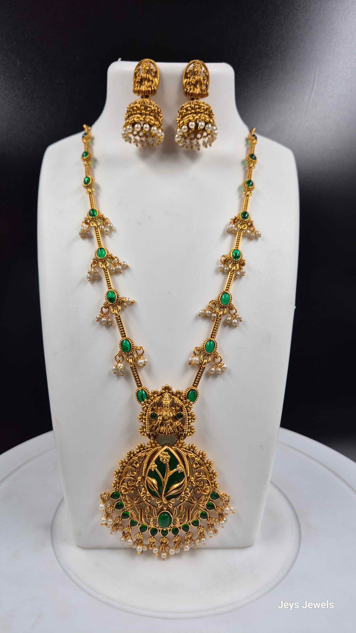 Green Stone Temple Necklace Set with Peacock Pendant