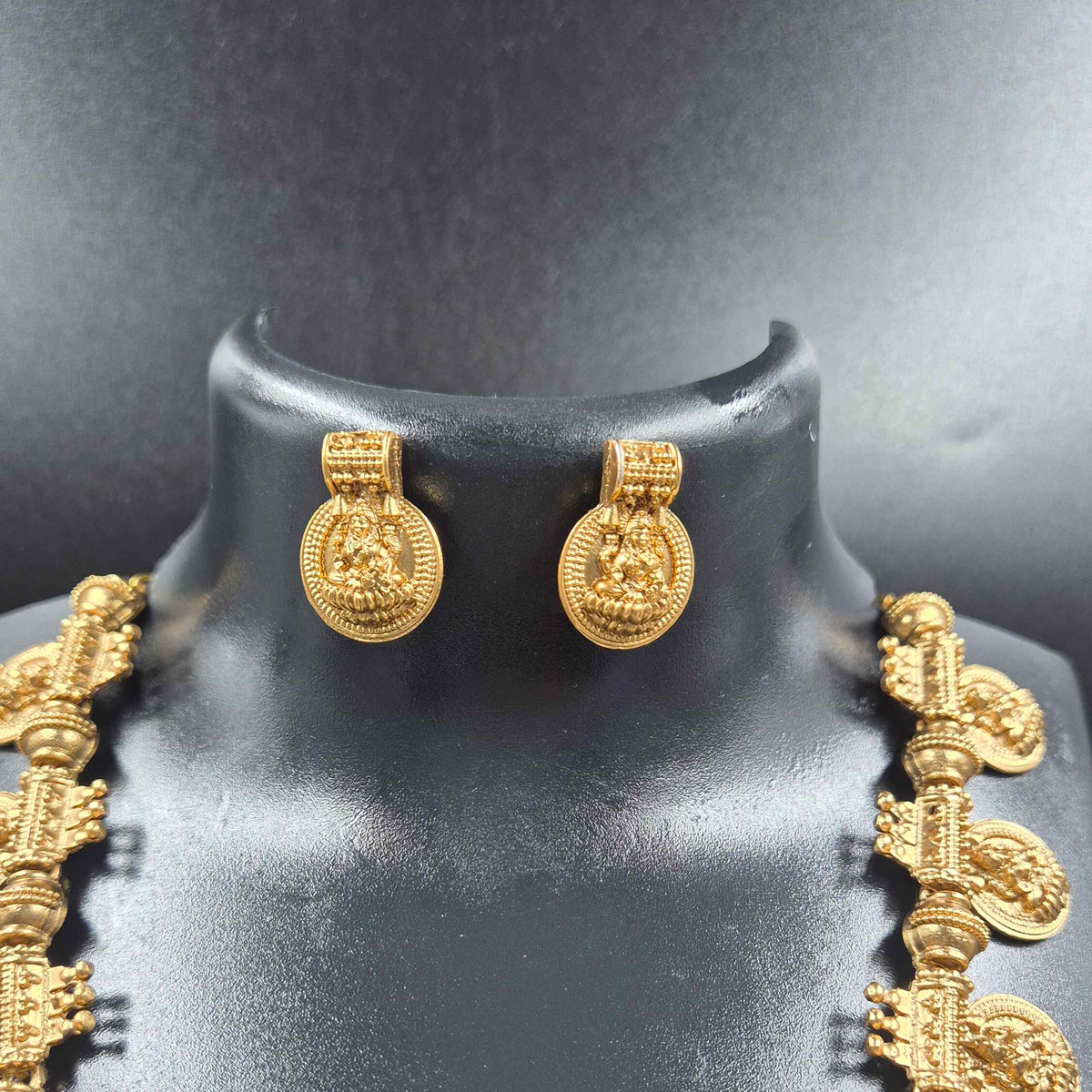 Kerala Style Lakshmi Kasu Mala Necklace with earrings