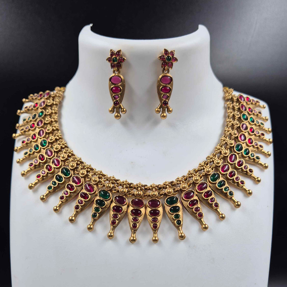 Multi Colour Pichi Mottu Necklace Set