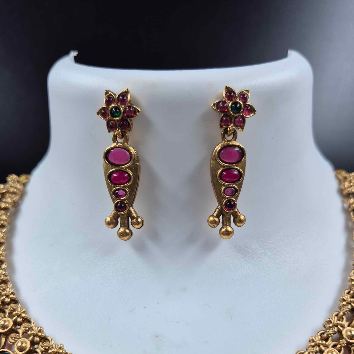 Multi Colour Pichi Mottu Necklace Set