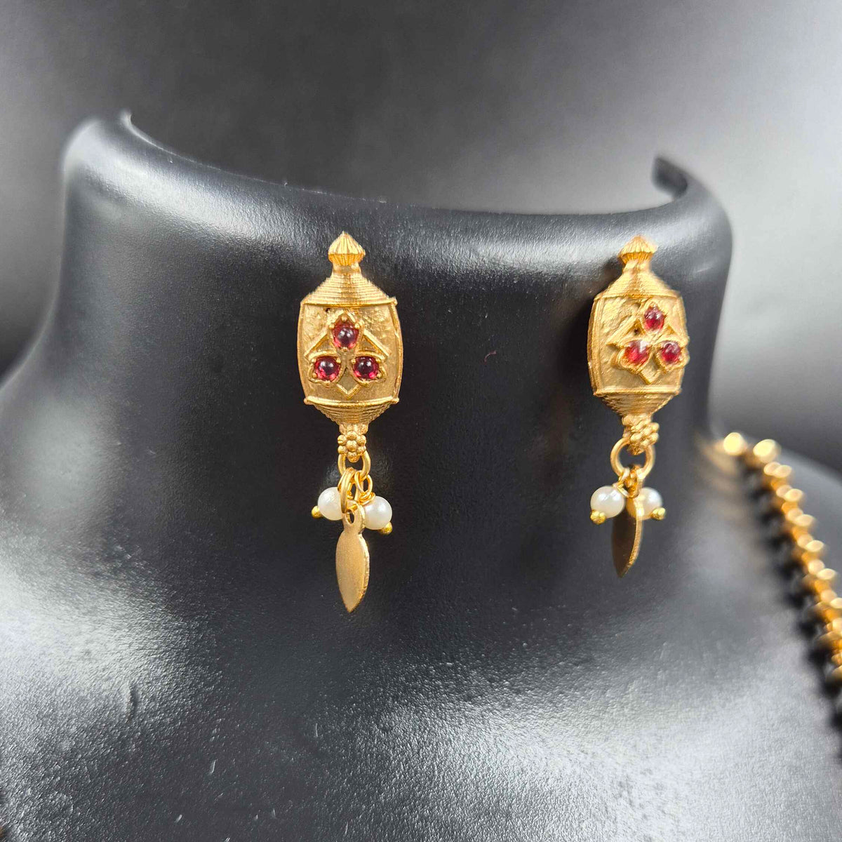 Orange coral in floral pattern haram  & Matching Earrings