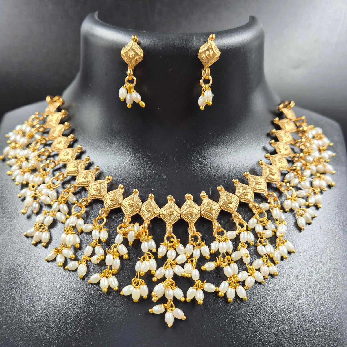 Pearl Beaded Choker Necklace with Gold-Tone Geometric Design