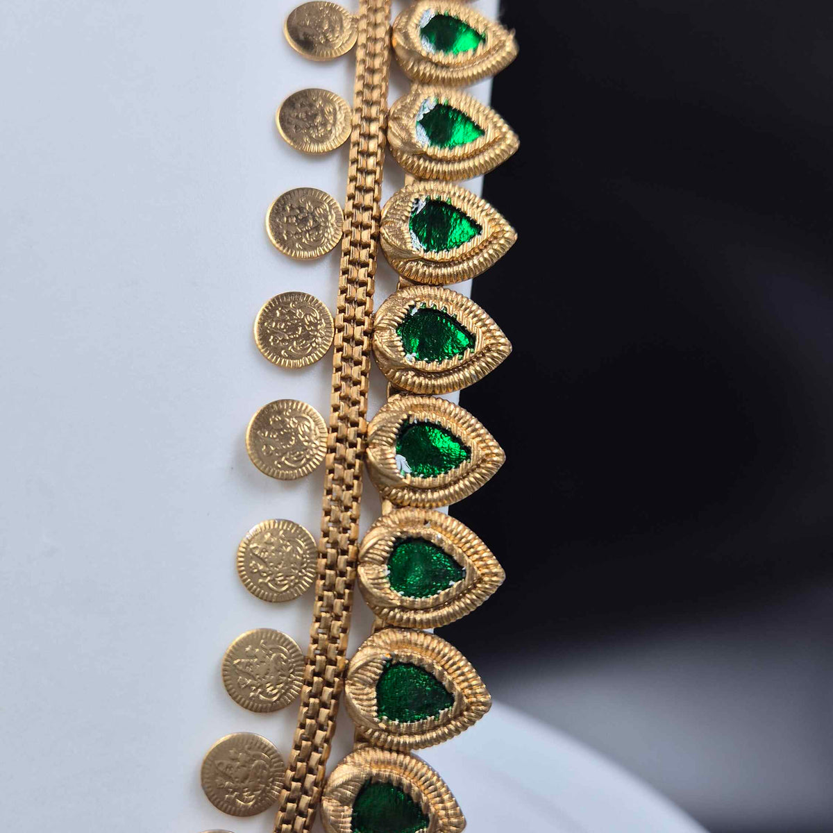 Green palakka with  Kasu design Set with earrings