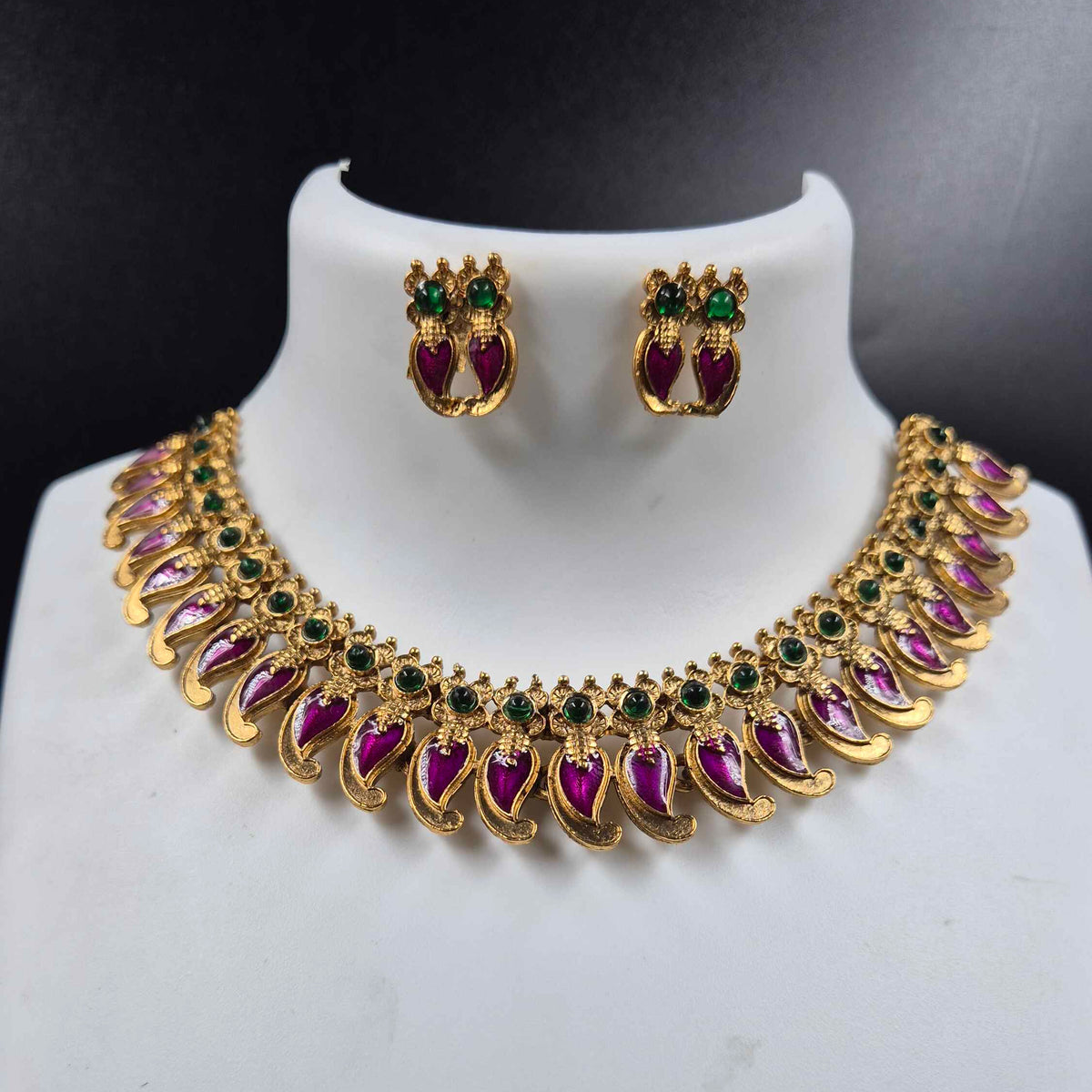 Purple mango  Kemp Stone Necklace Set with