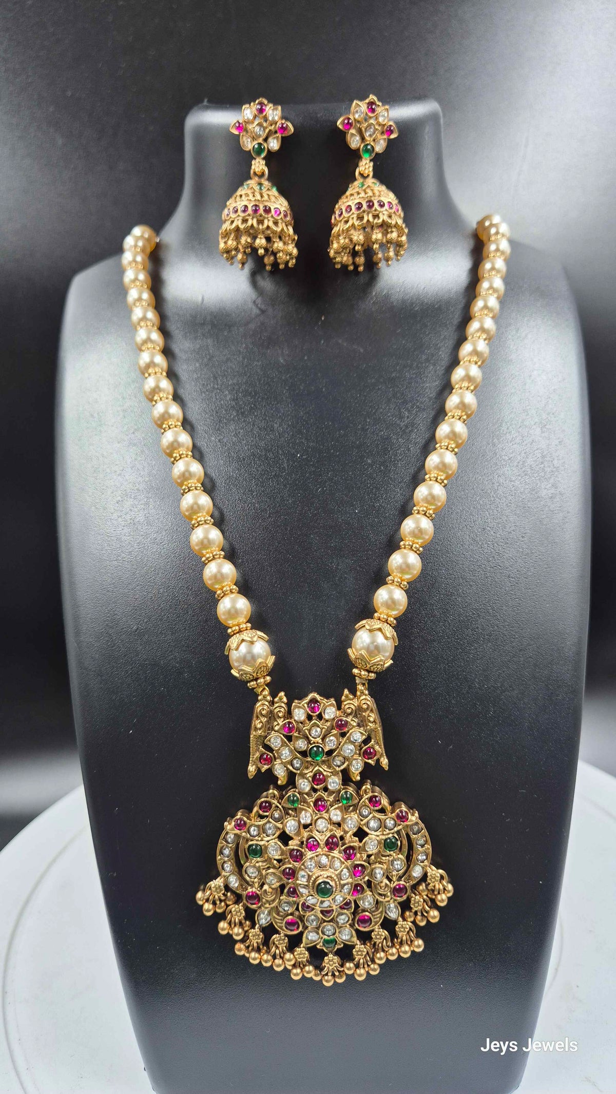 Traditional Pearl Bead Set with Multicolour Kemp Pendant