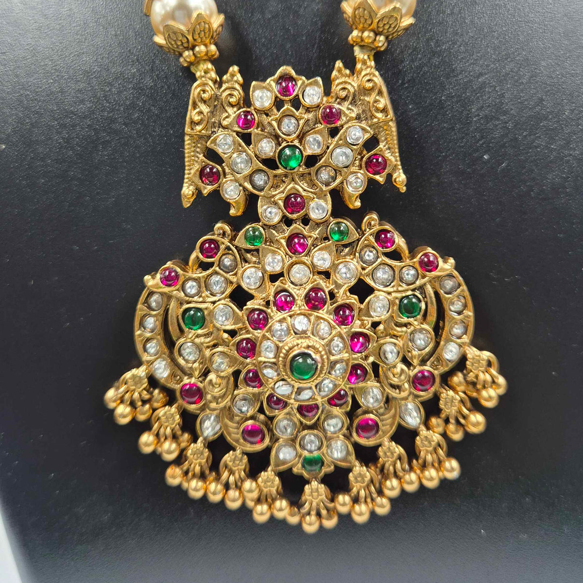 Traditional Pearl Bead Set with Multicolour Kemp Pendant
