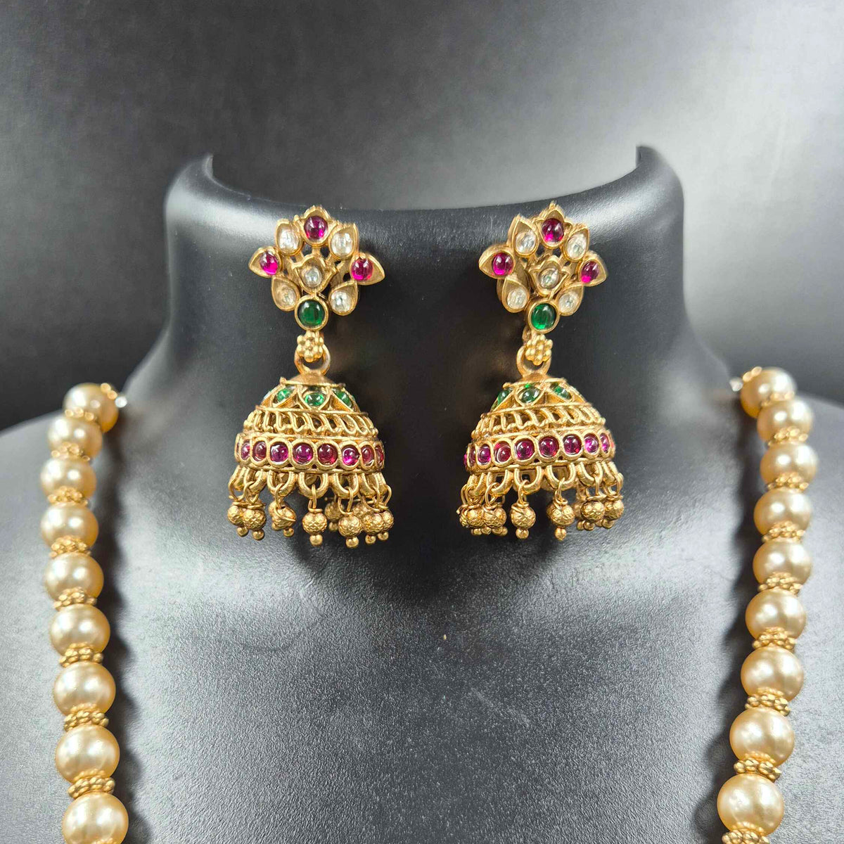 Traditional Pearl Bead Set with Multicolour Kemp Pendant