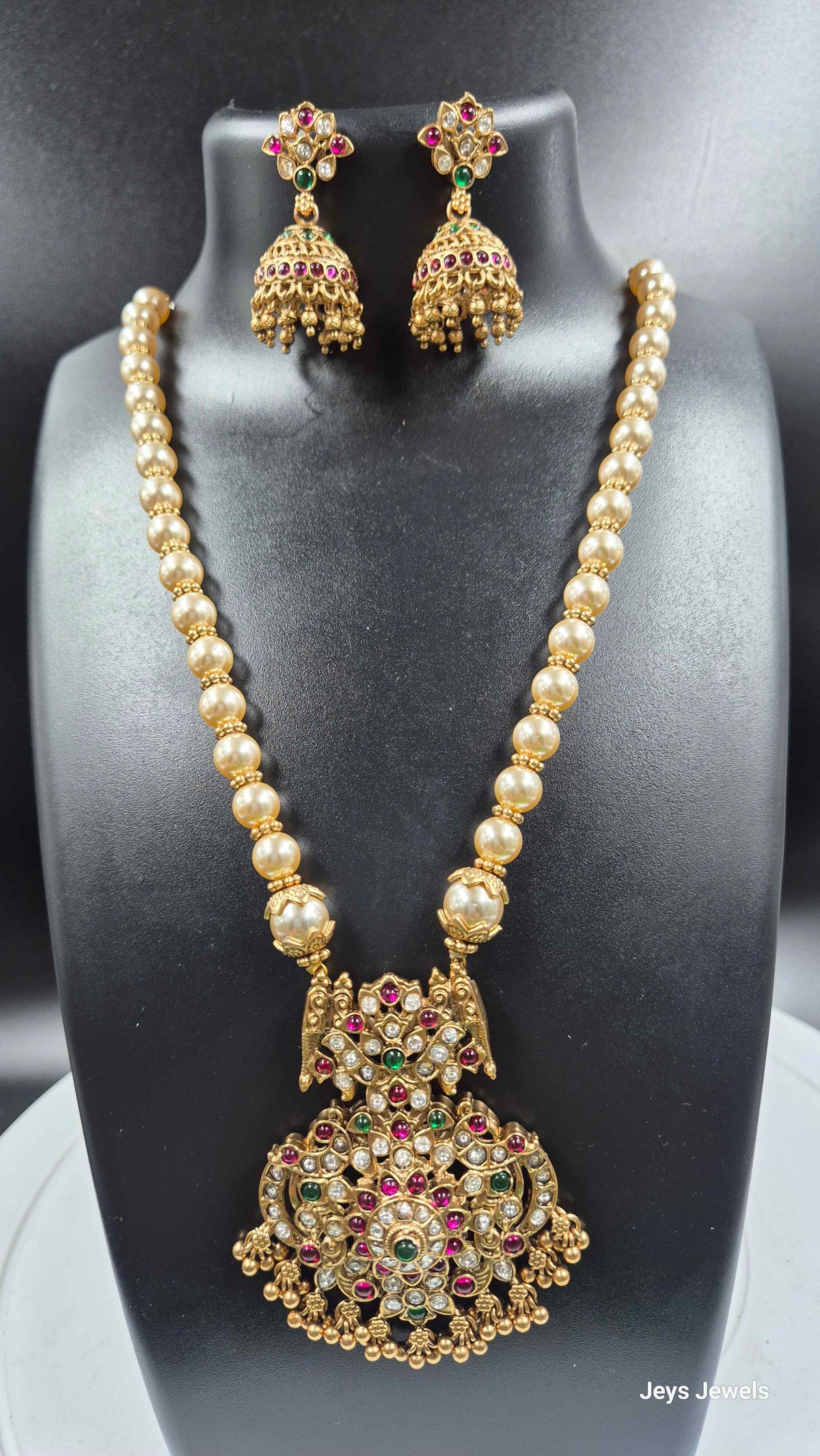 Traditional Pearl Bead Set with Multicolour Kemp Pendant
