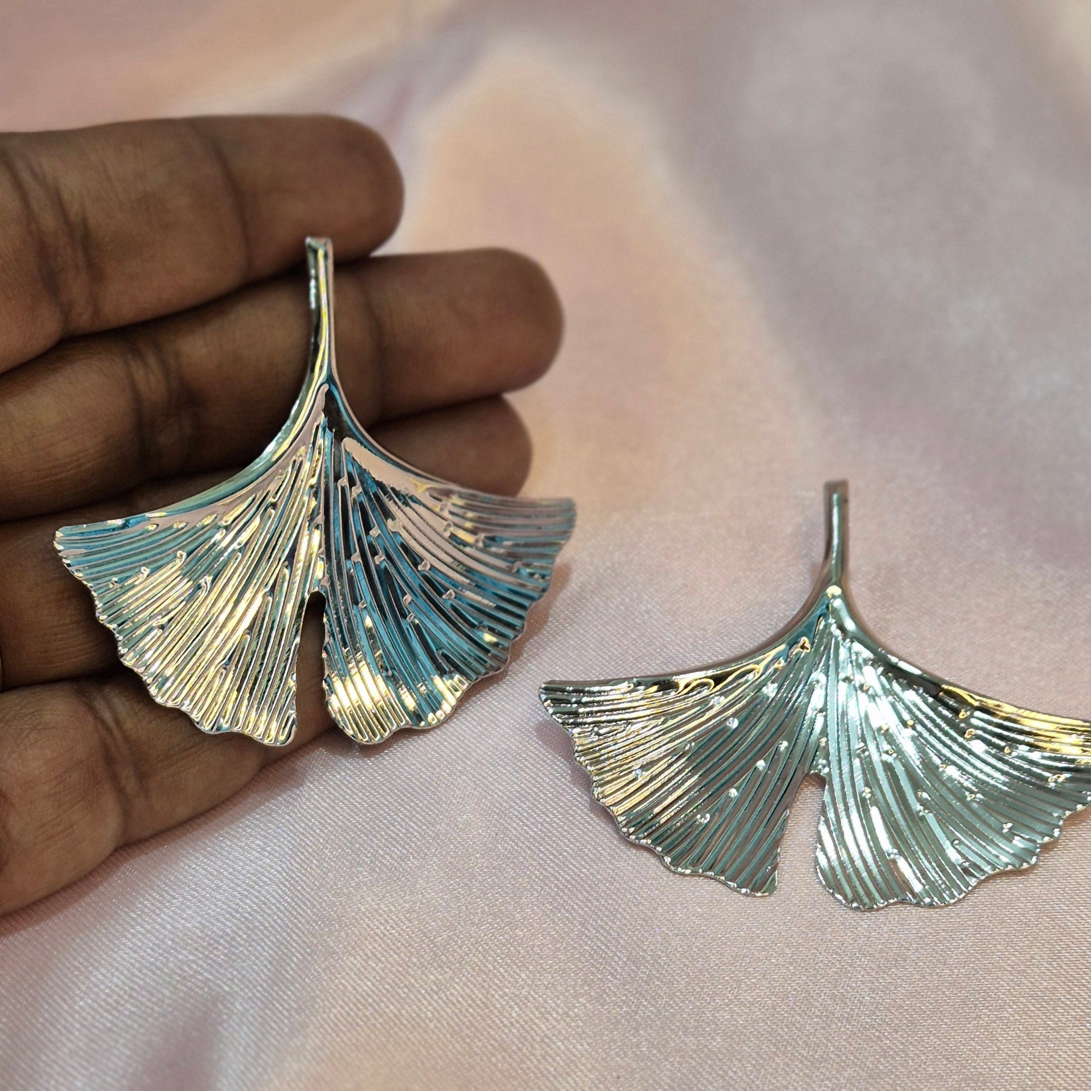 Anti Tarnish Fan Shaped Stud