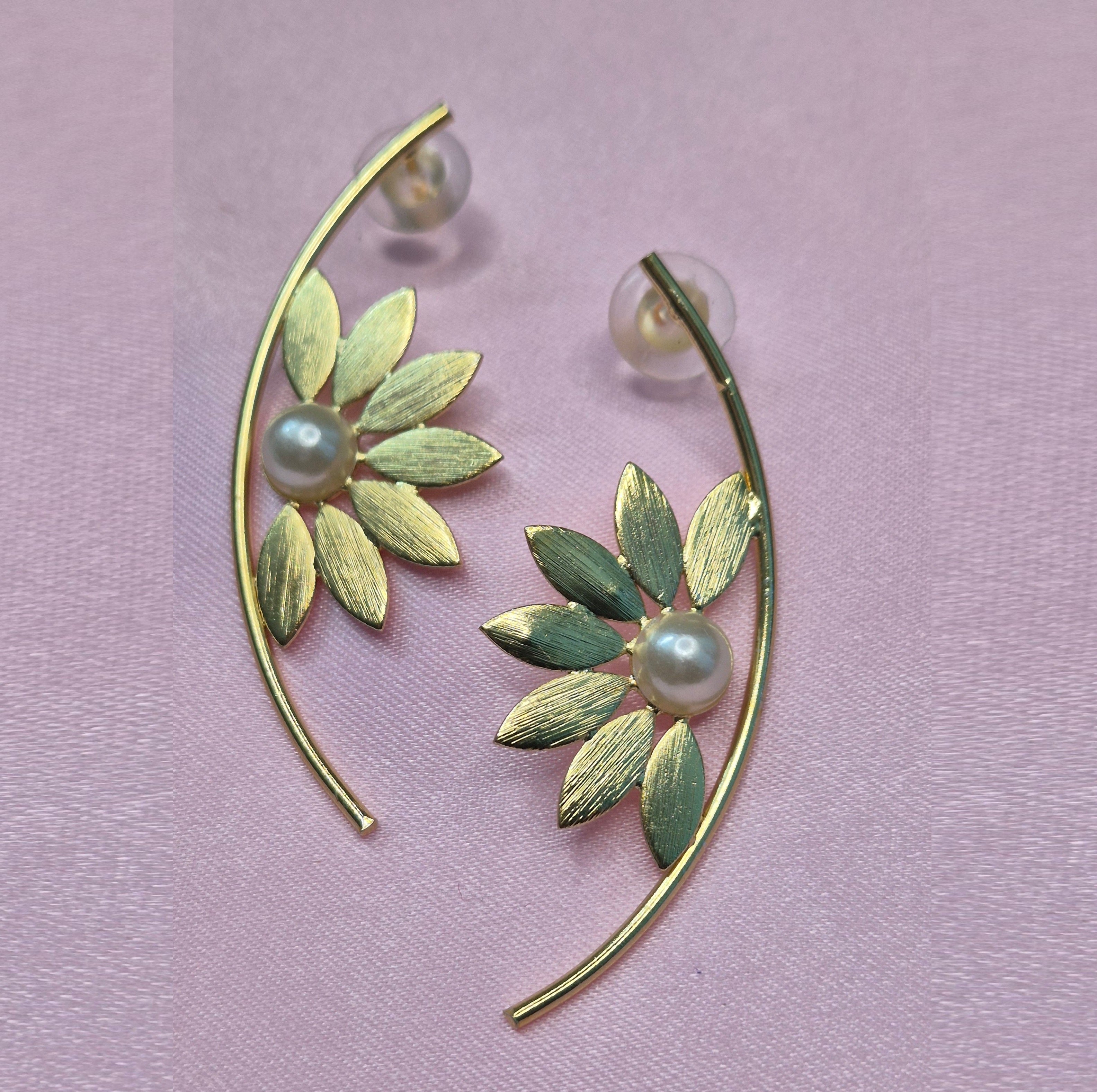 Anti Tarnish Half Flower In Arc