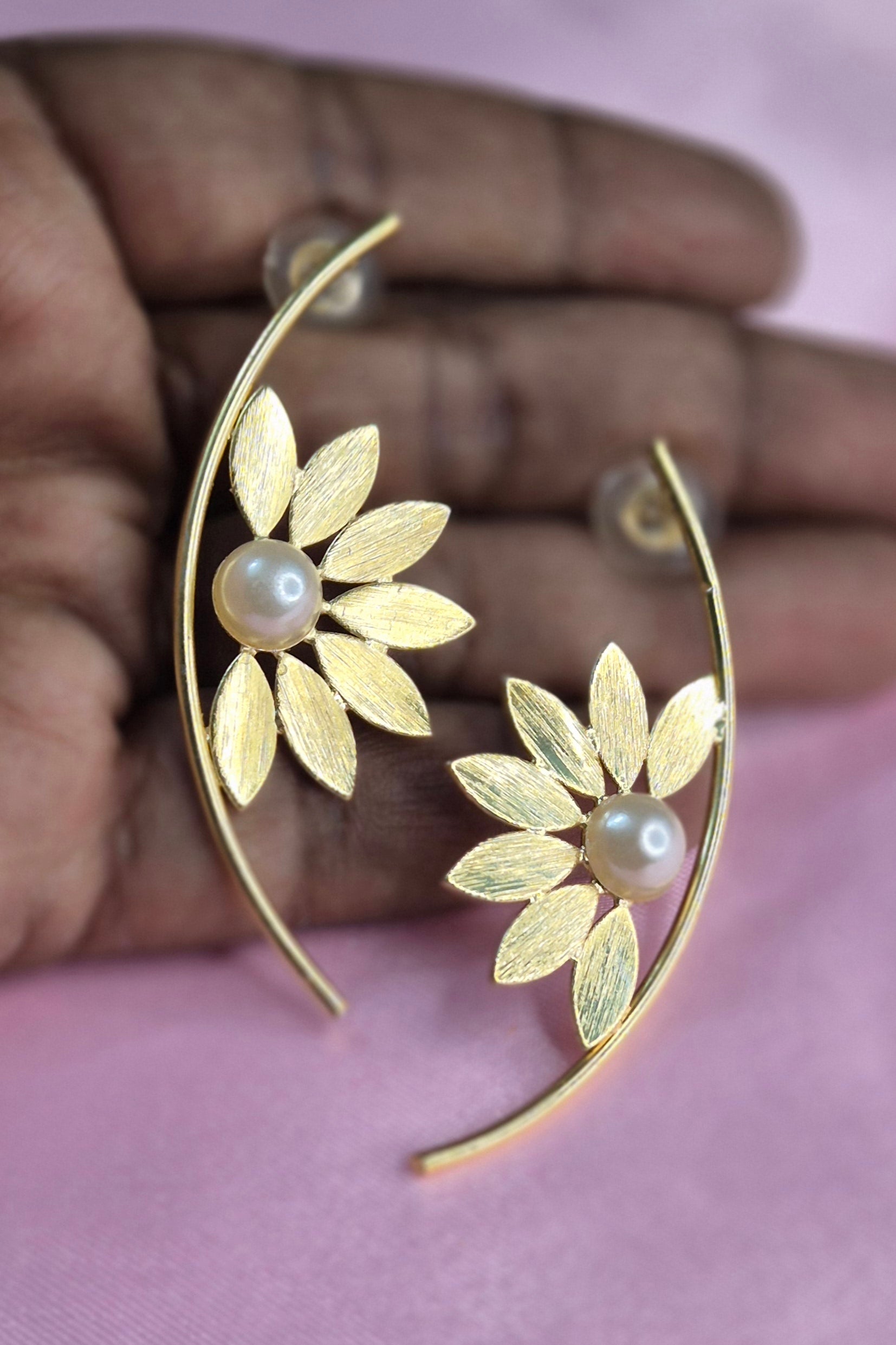 Anti Tarnish Half Flower In Arc