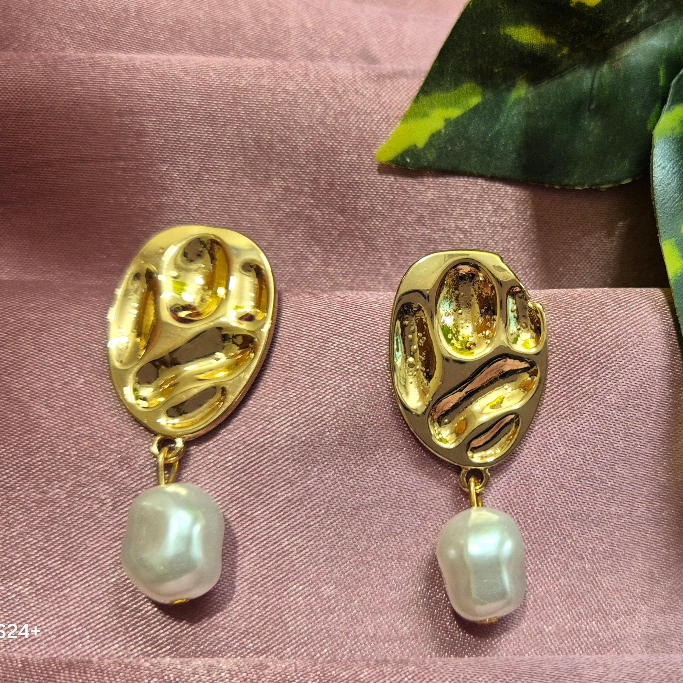 Anti Tarnish Hammered Stud With Pearl Drop