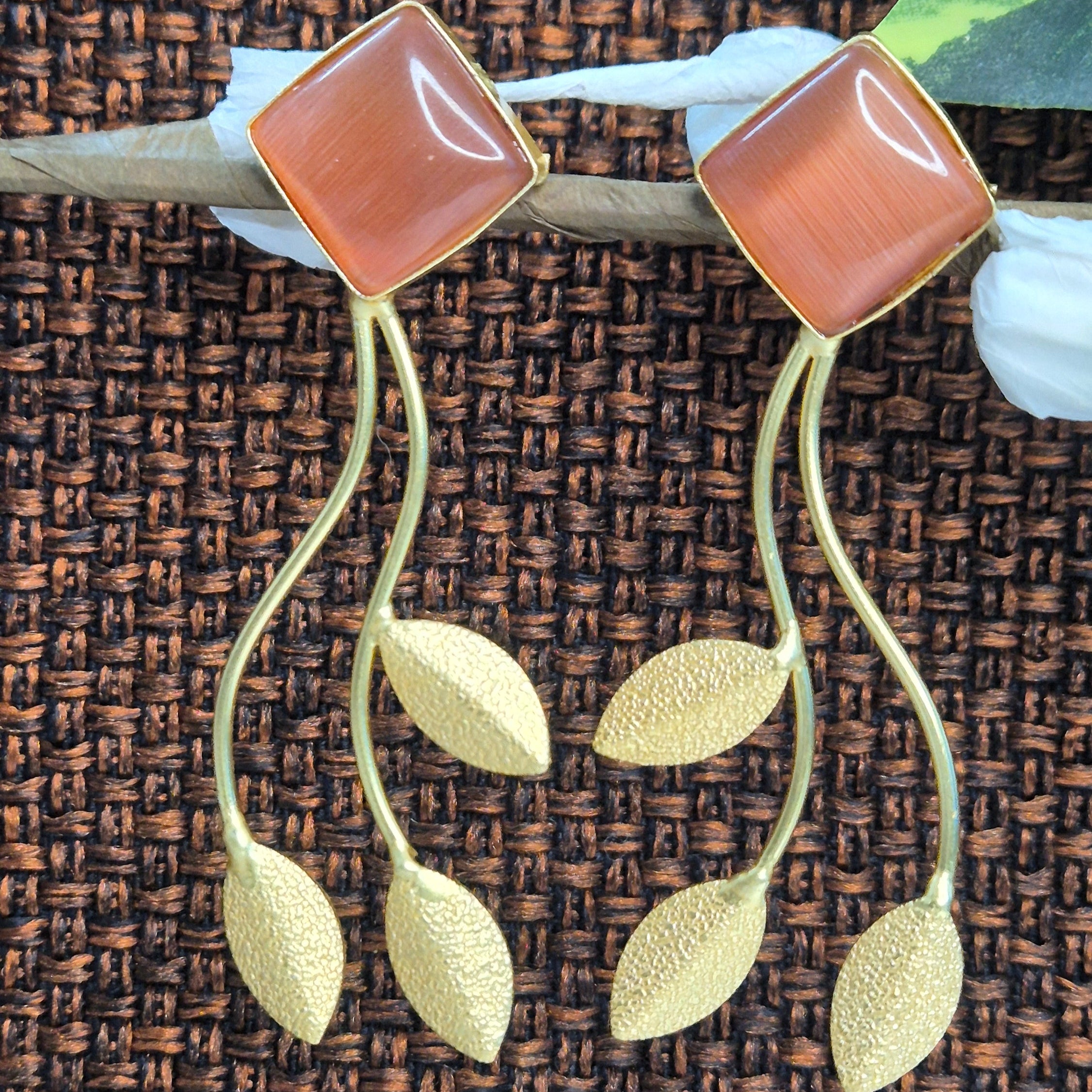 Trendy Anti Tarnish Leaf Hanging With MonaLisa Stone