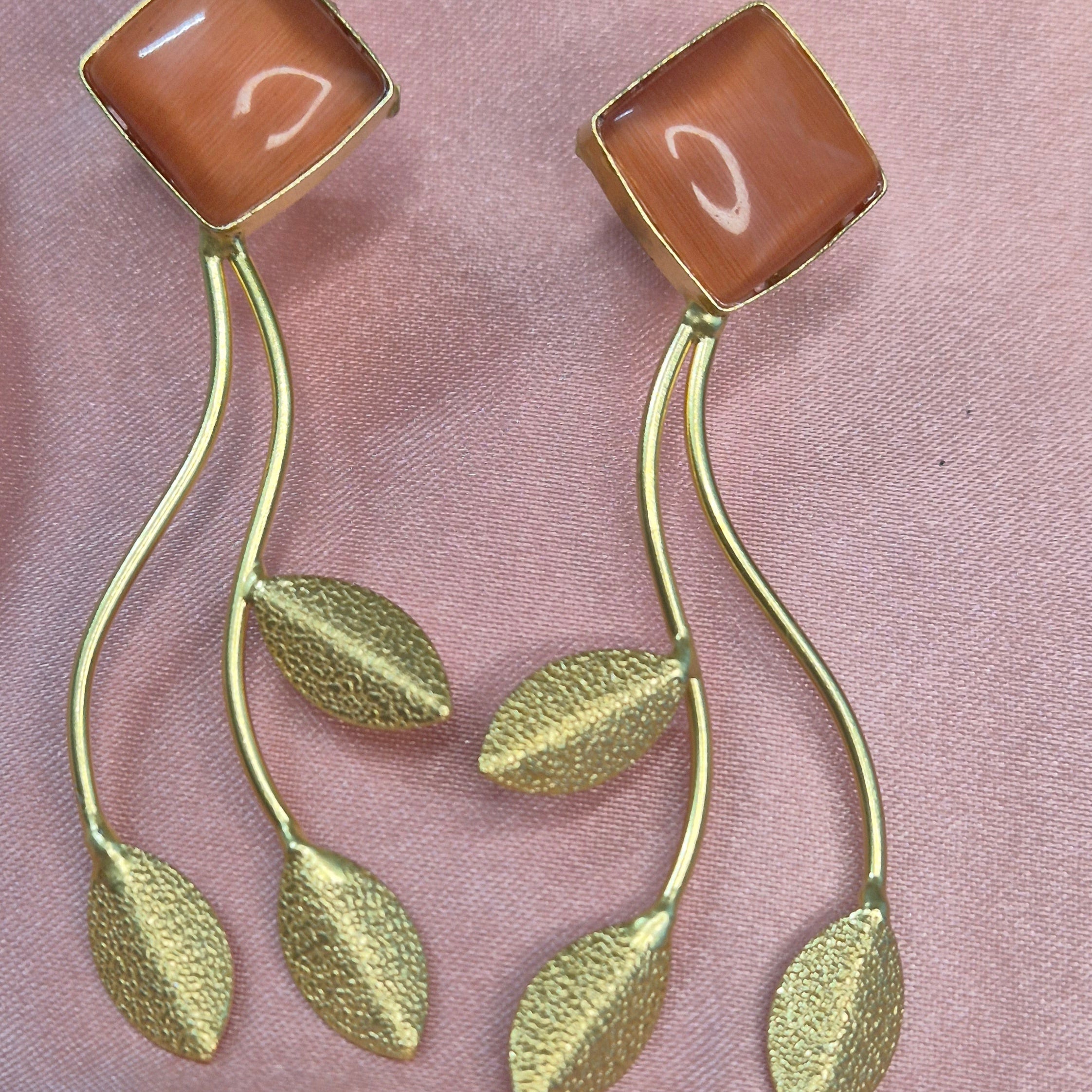 Trendy Anti Tarnish Leaf Hanging With MonaLisa Stone