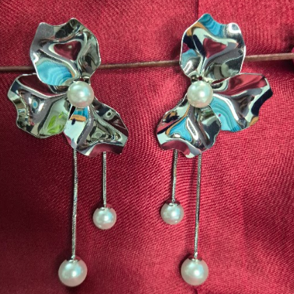 Stainless Steel Half Flower Dangler