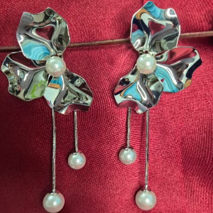 Stainless Steel Half Flower Dangler