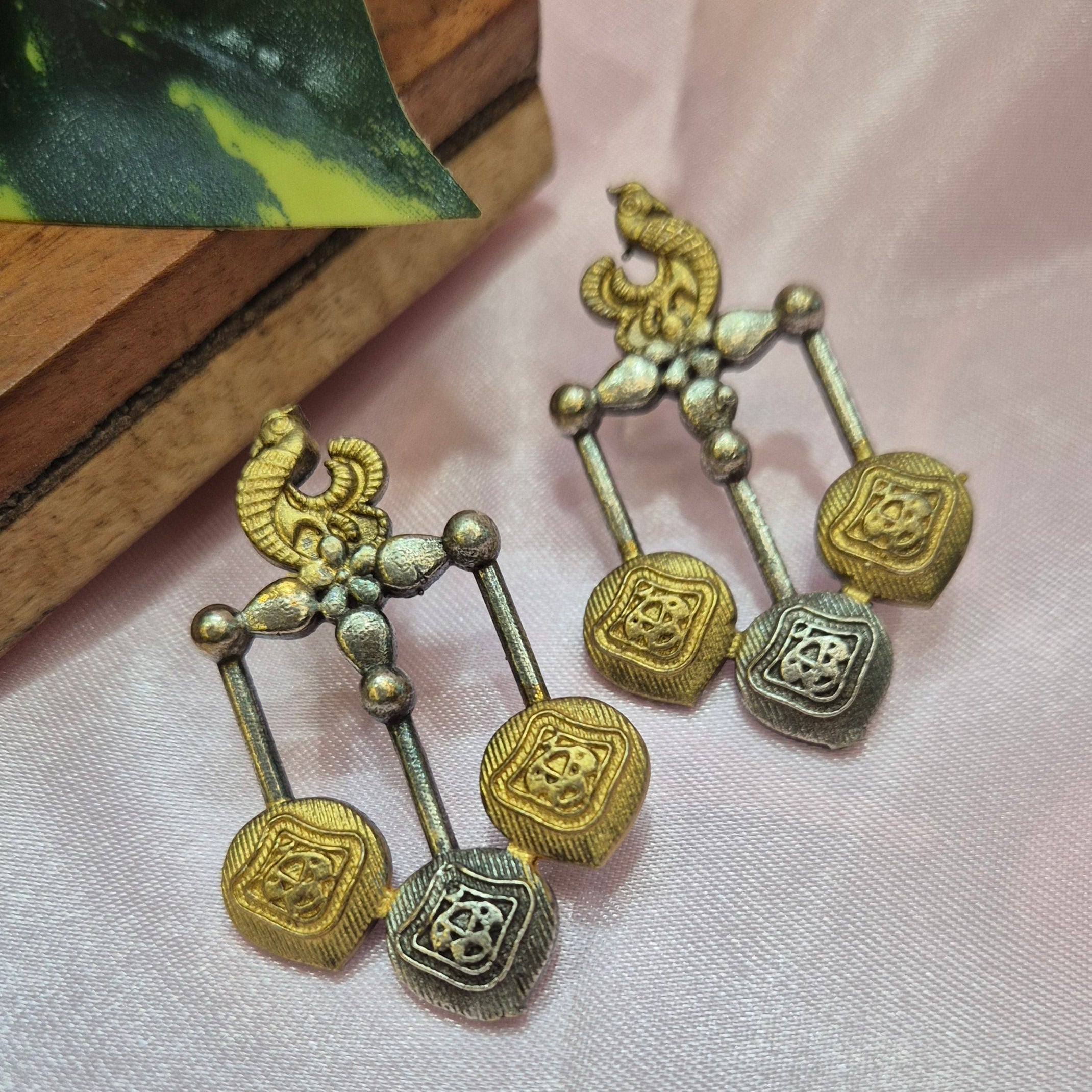 Dual Tone Stud