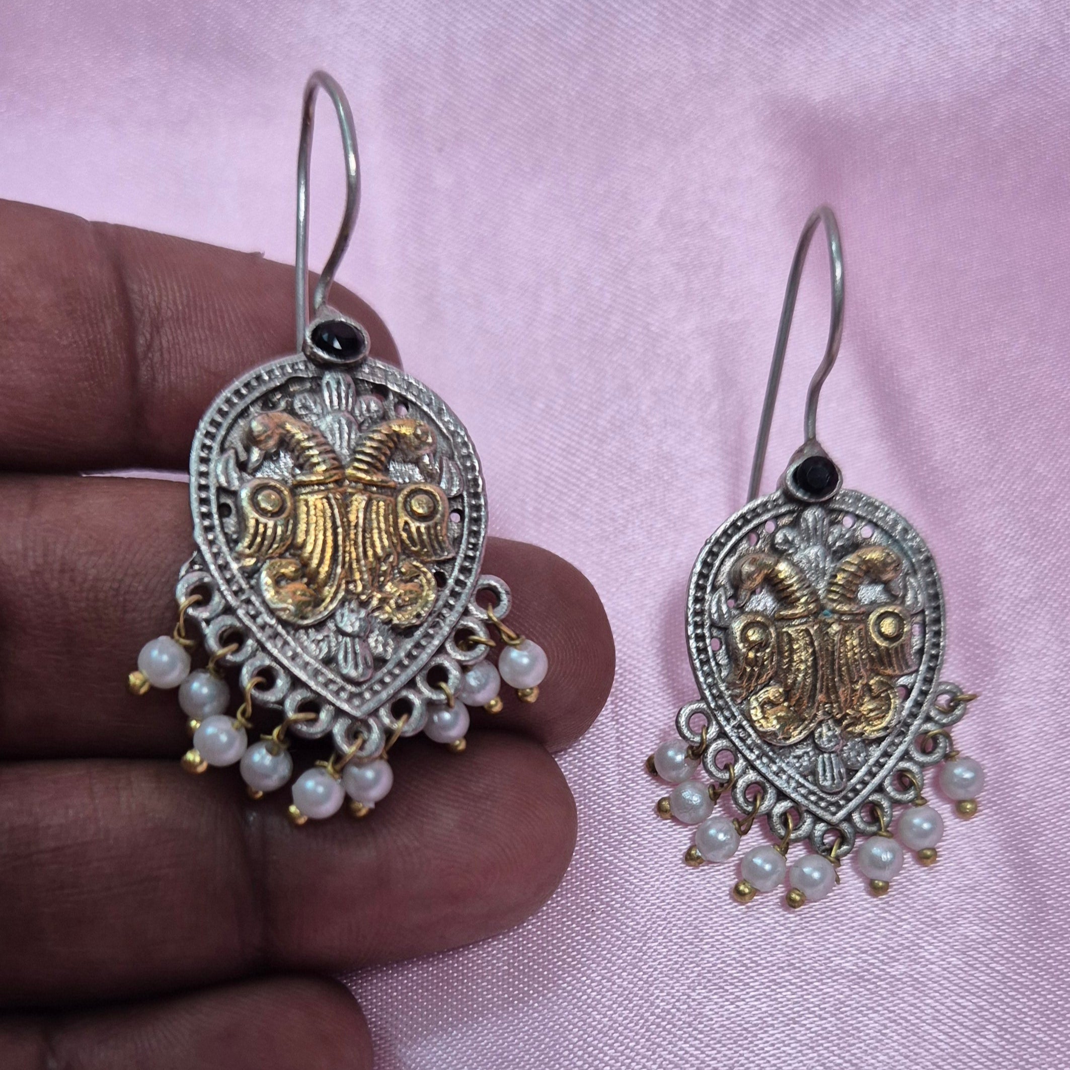 Raindrop Shaped Hook Drop