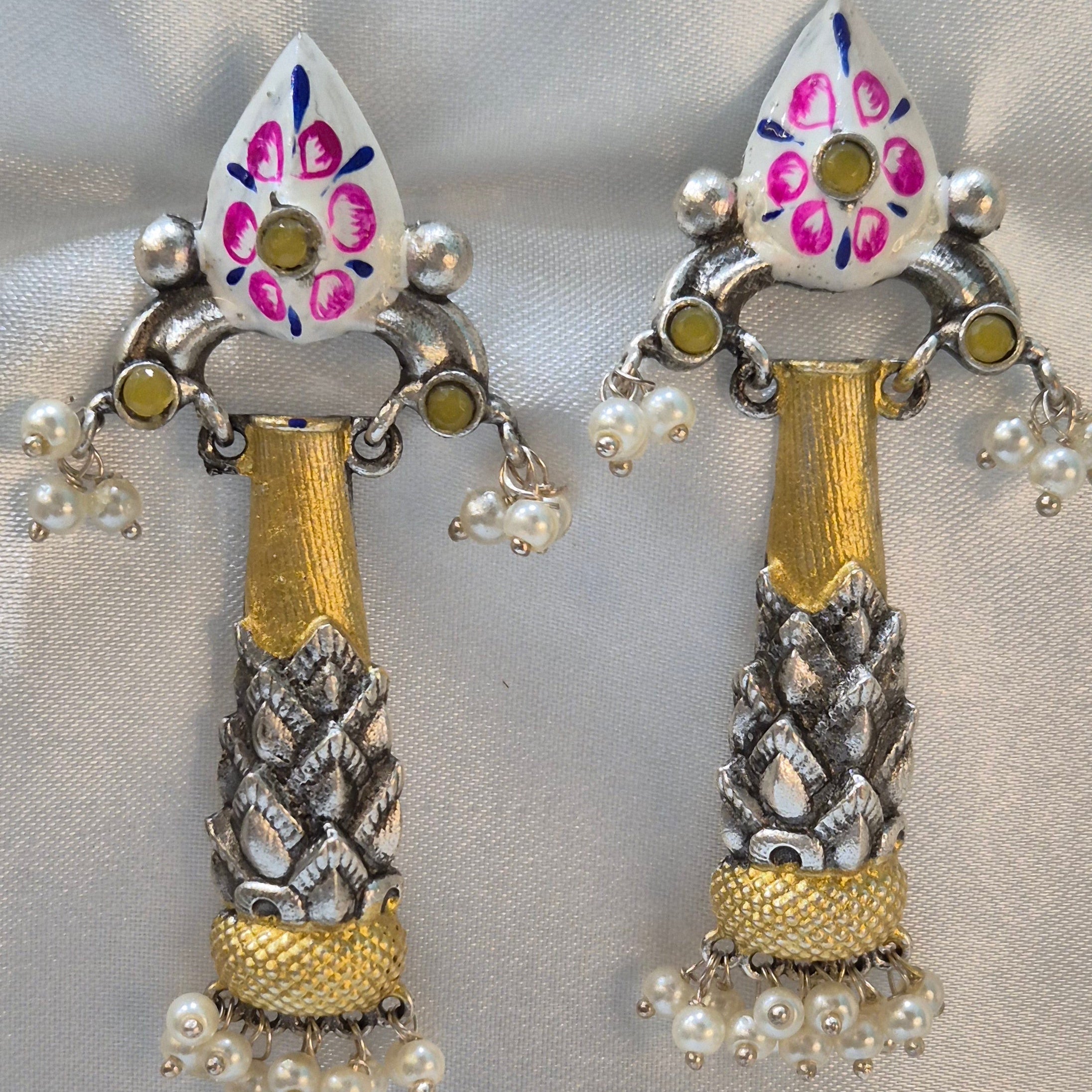 Dual Tone Earring With Meenakari White Top Stud