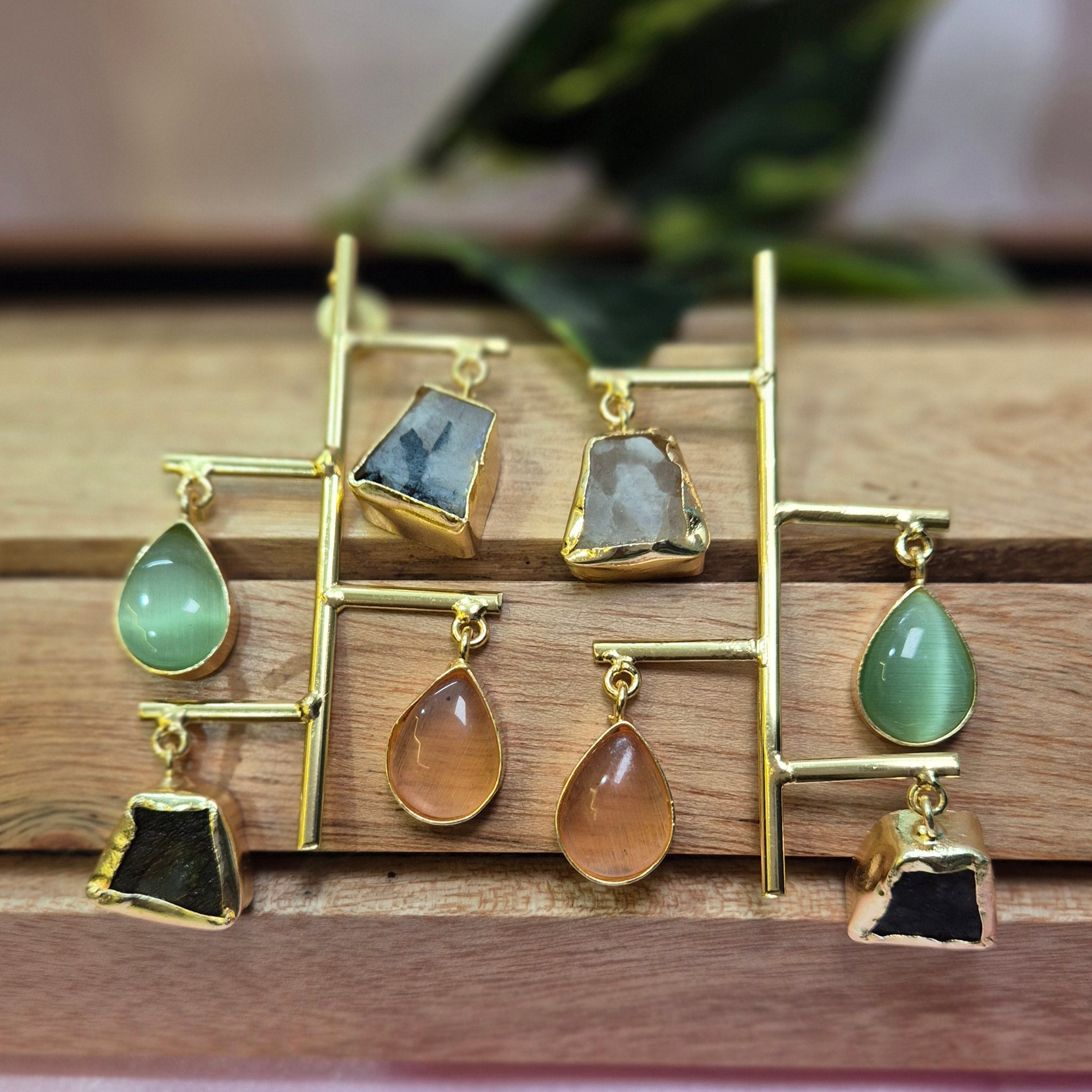 Trendy Uncut Stone Model