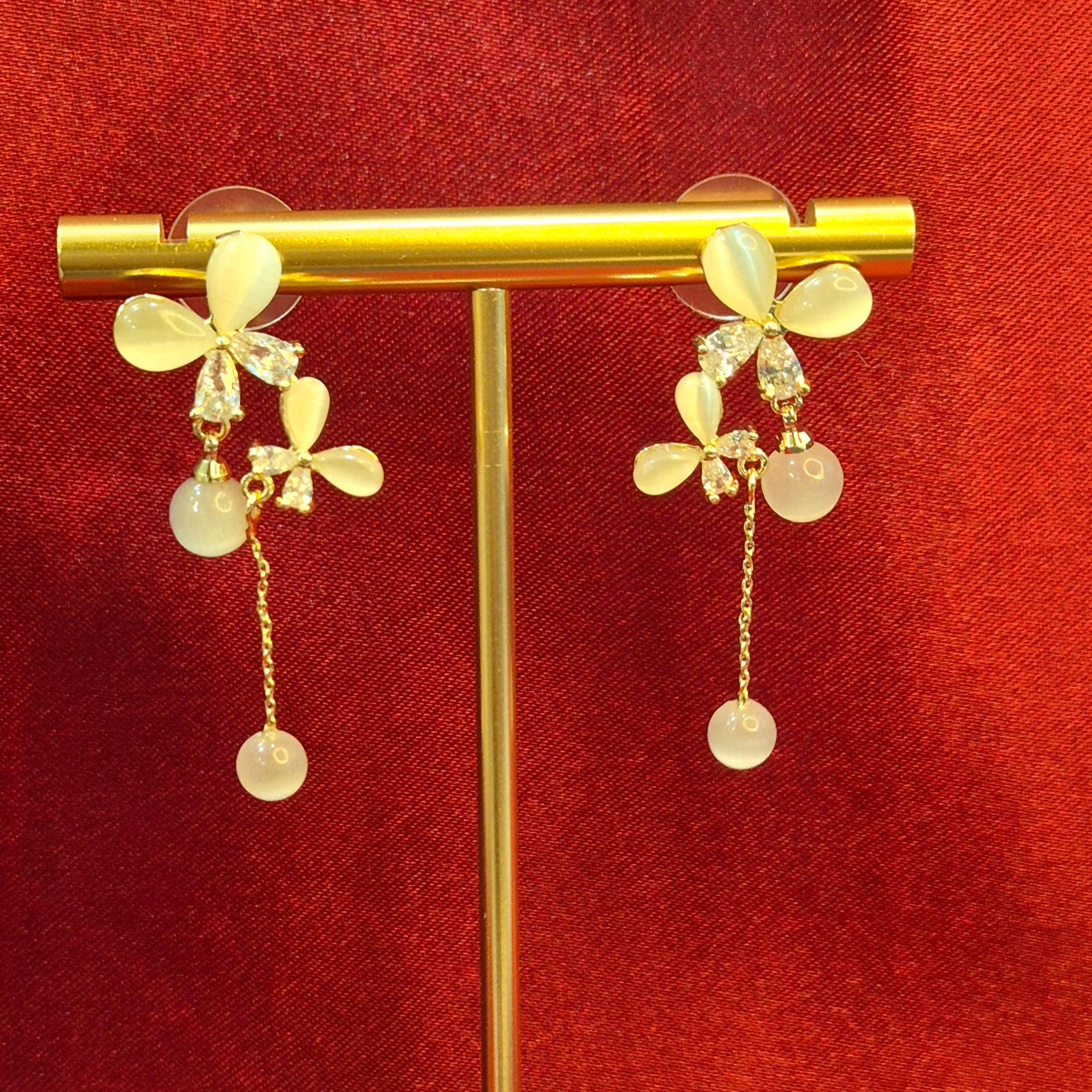 Elegant Cat's Eye Stud