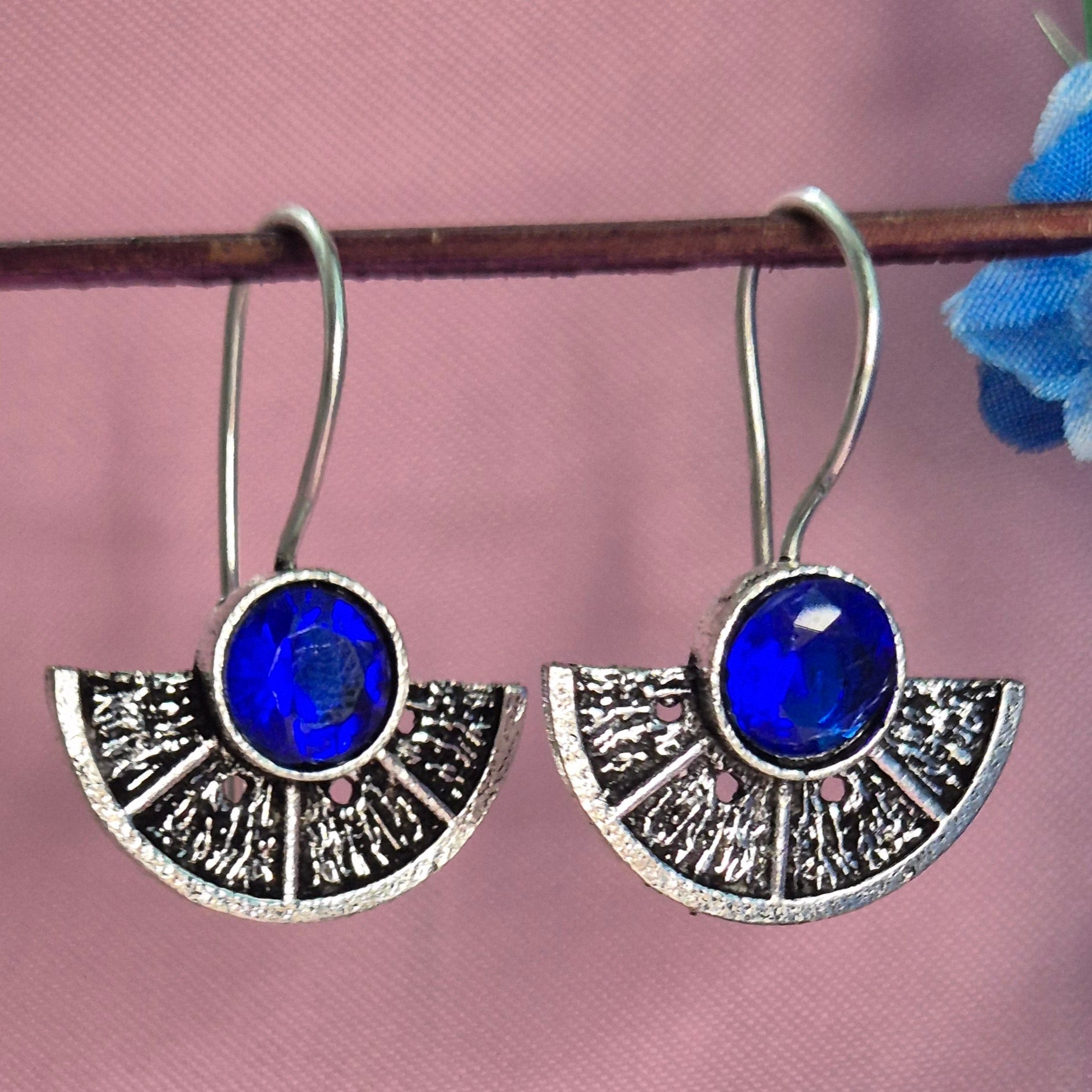Oxidised Fan Shaped With Blue Stone