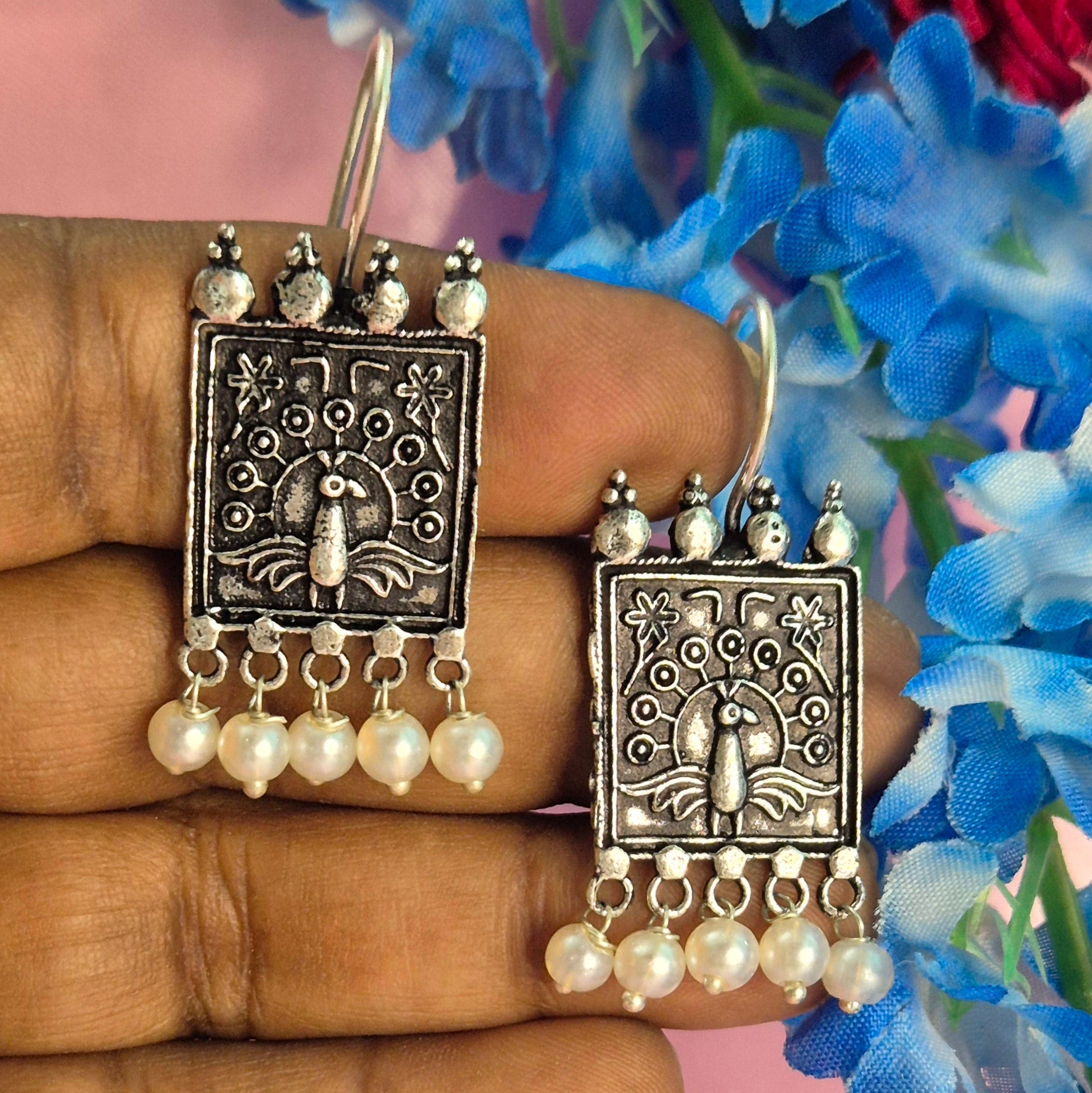 Oxidised Hook Drop Dangler