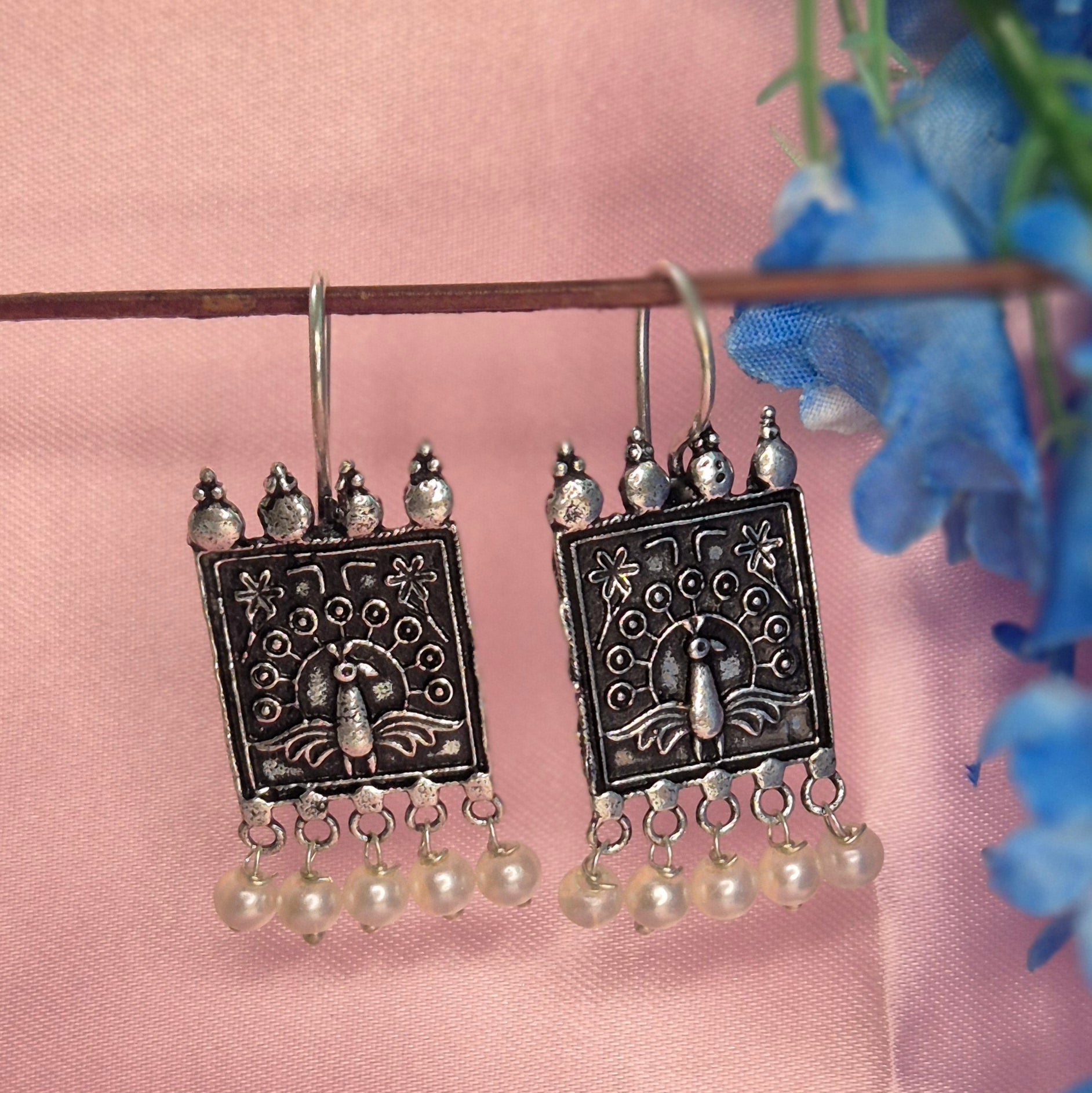 Oxidised Hook Drop Dangler