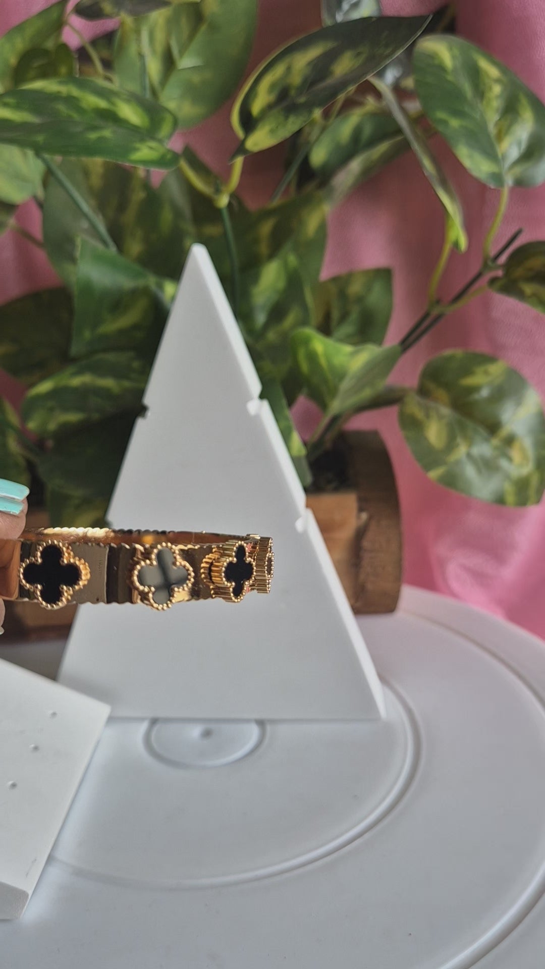 Luxury Clover Motif Gold-Tone Bangle Bracelet for Women | Black & White Designer Statement Kada